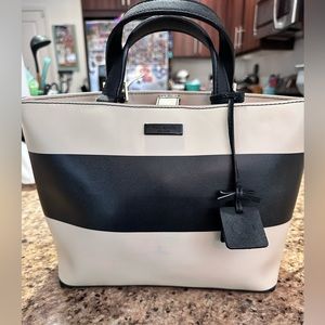 Small Kate Spade handbag in great condition.